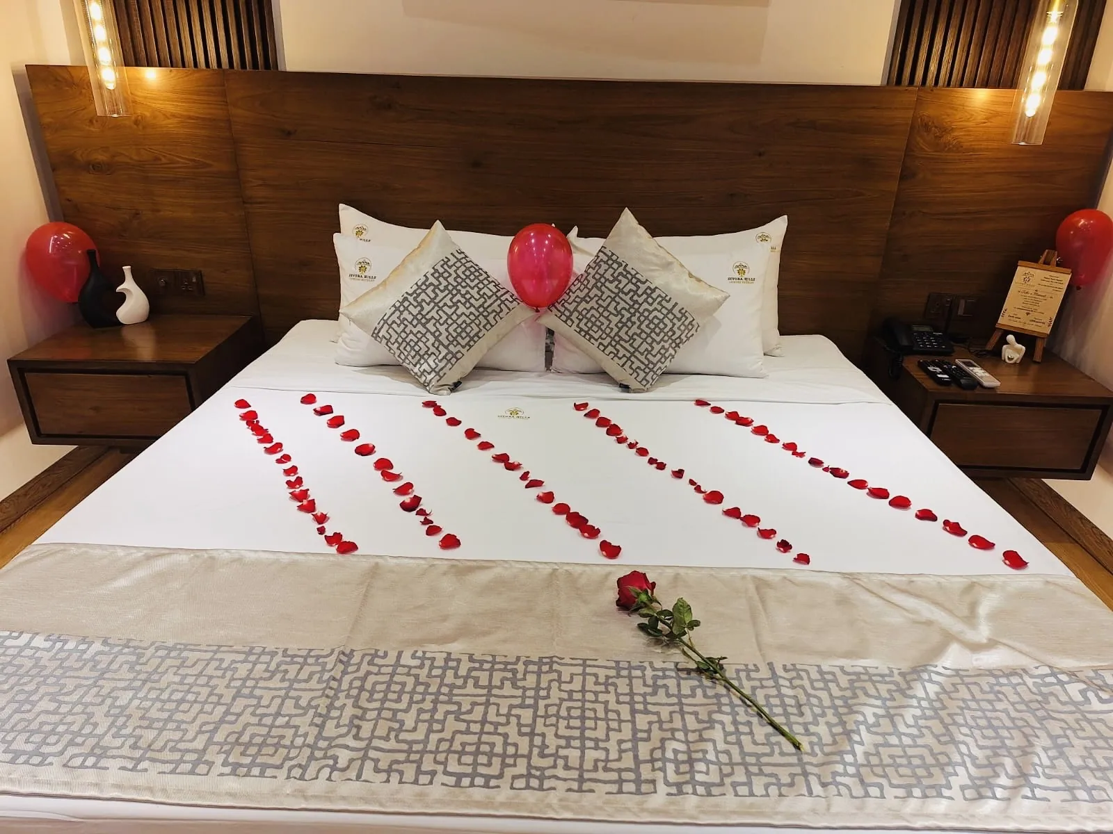 Sivora Hills honeymoon & romance photograph