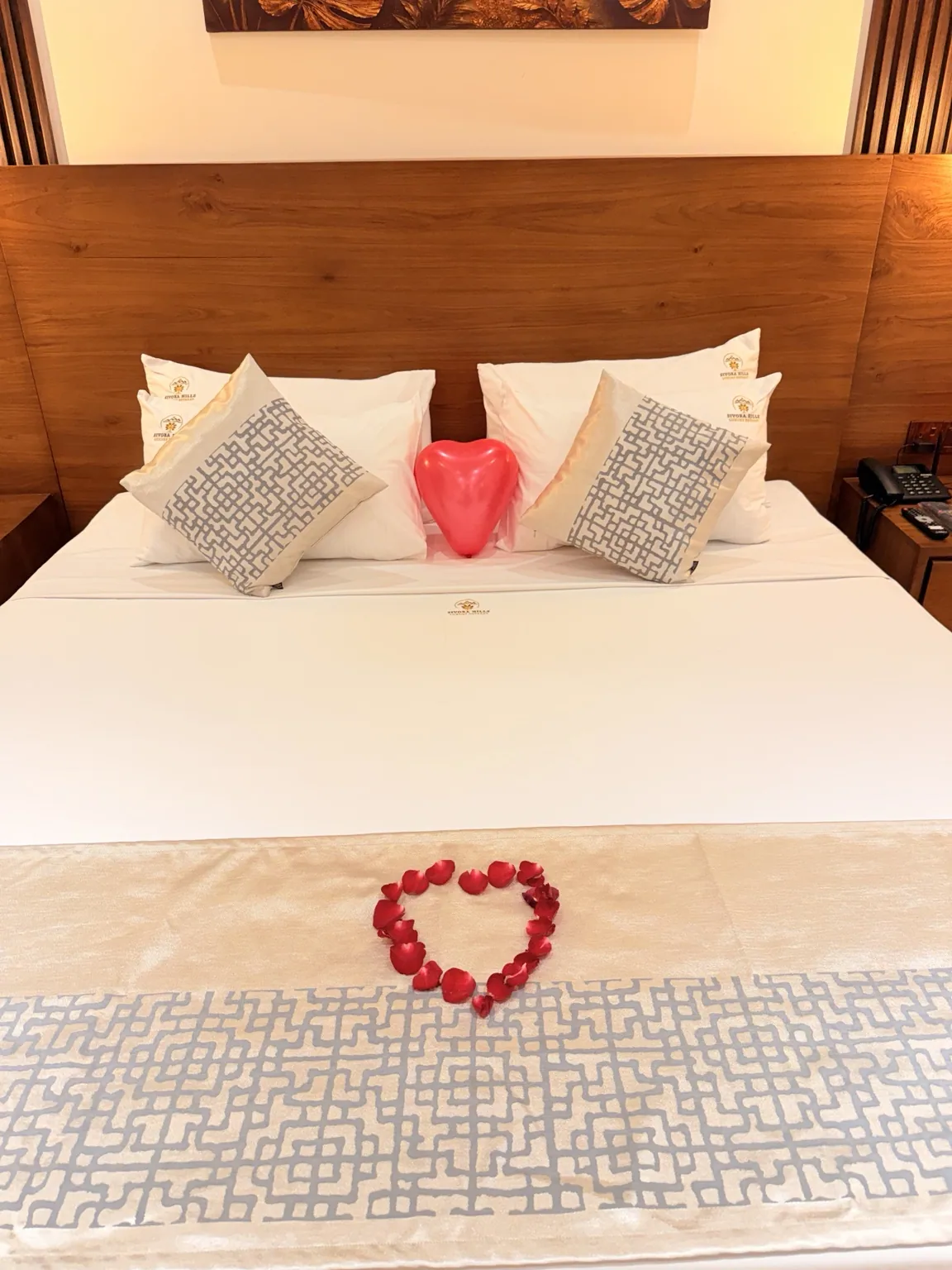 Sivora Hills honeymoon & romance photograph